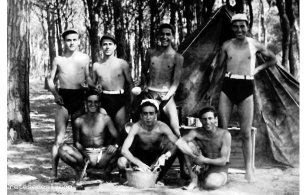 1952 - Quelli del 1931 in campeggio al mare