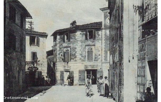 1940 Il centro del paese visto da via Roma