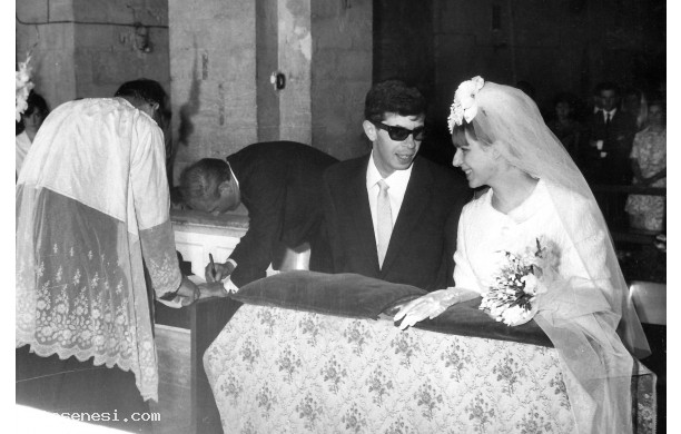 1965, Domenica 11 Luglio - Carla e Mario all'altare