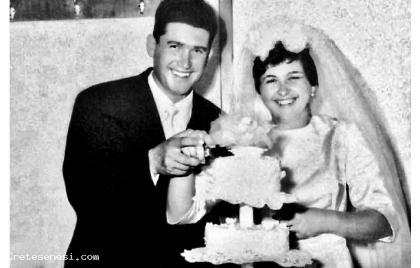 1965, Luned 5 luglio - Ilio e Brunella tagliano la torta