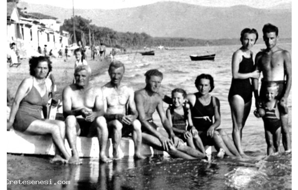 1949 - Ascianesi al mare a Senzuno