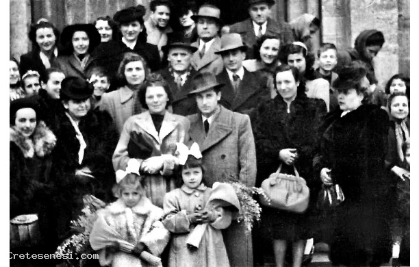 1944, Febbraio - Linda e Giorgio attorniati da parenti e amici