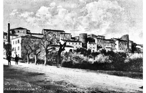 1936? - Panoramica del borgo murato dalla strada provinciale nord